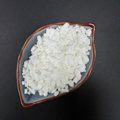 1,2,3-Benzotriazol ((BTA), beyaz iğne şeklinde kristaloidler, pas önleyici olarak kullanılır, donma önleyici sıvı, antioksidan katkı maddesi