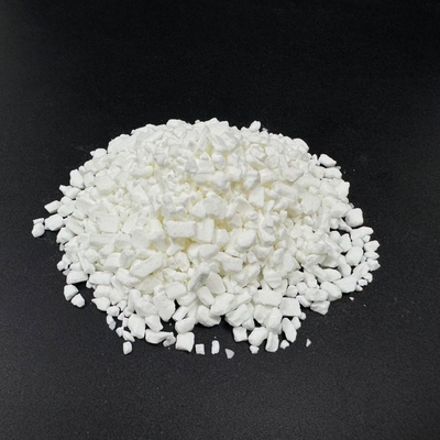 1,2,3-Benzotriazol ((BTA), beyaz iğne şeklinde kristaloidler, pas önleyici olarak kullanılır, donma önleyici sıvı, antioksidan katkı maddesi