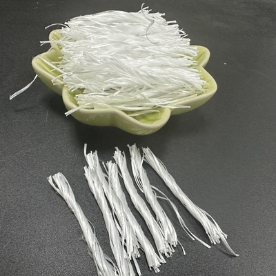 Buliding Polimer Malzeme PP Fiber Bükülmüş Bunchy Form 500T Çatlak Dirençli